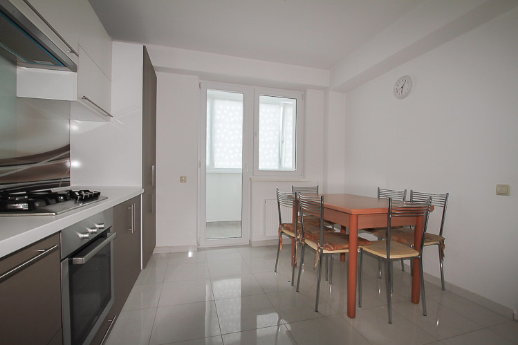 Roses Valley Apartment is a 3 rooms apartment for rent in Chisinau, Moldova